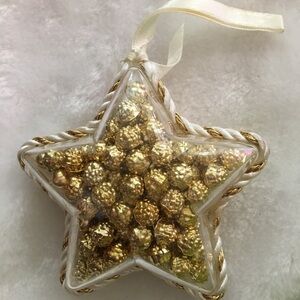 Elegant Gold Star Ornament